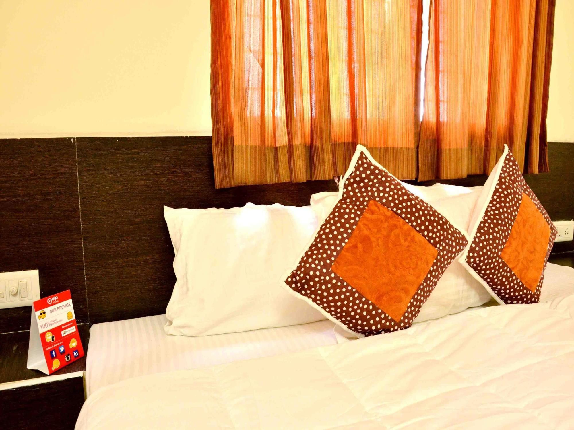 Hotel Vijay Nagar Indaur Kültér fotó