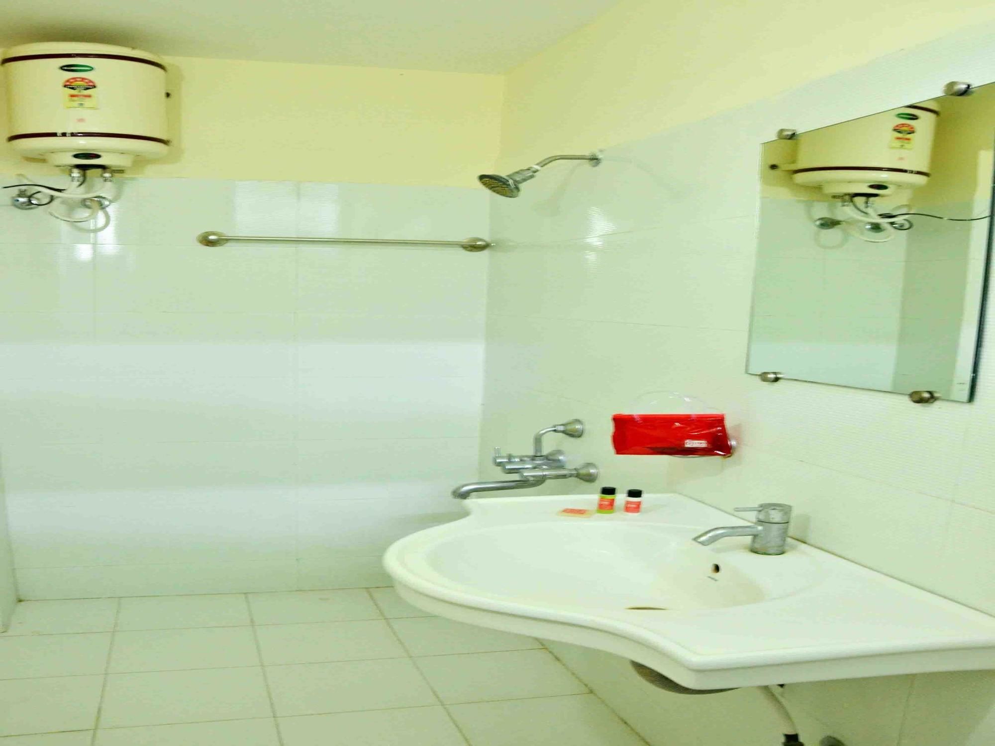 Hotel Vijay Nagar Indaur Kültér fotó