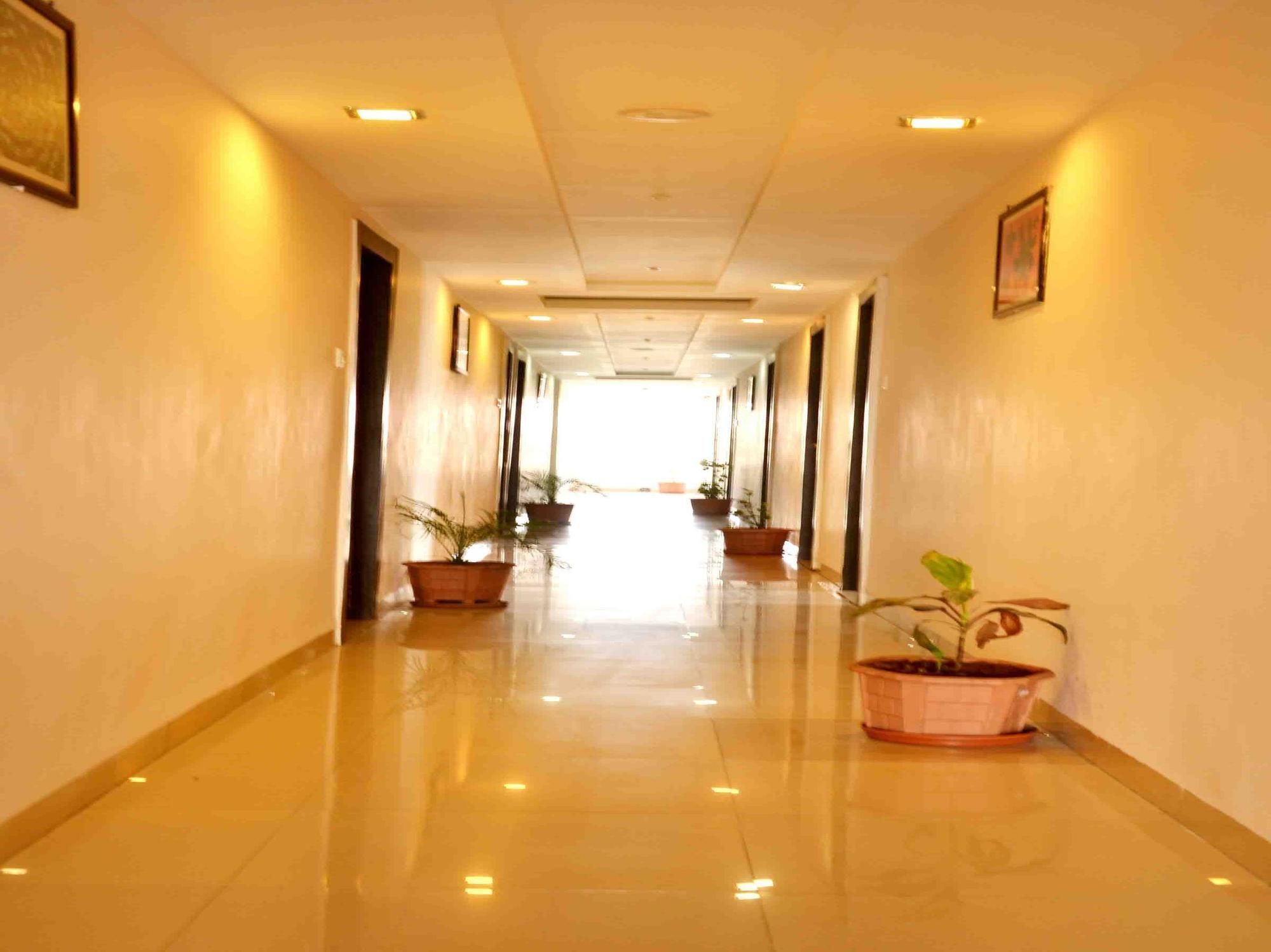 Hotel Vijay Nagar Indaur Kültér fotó