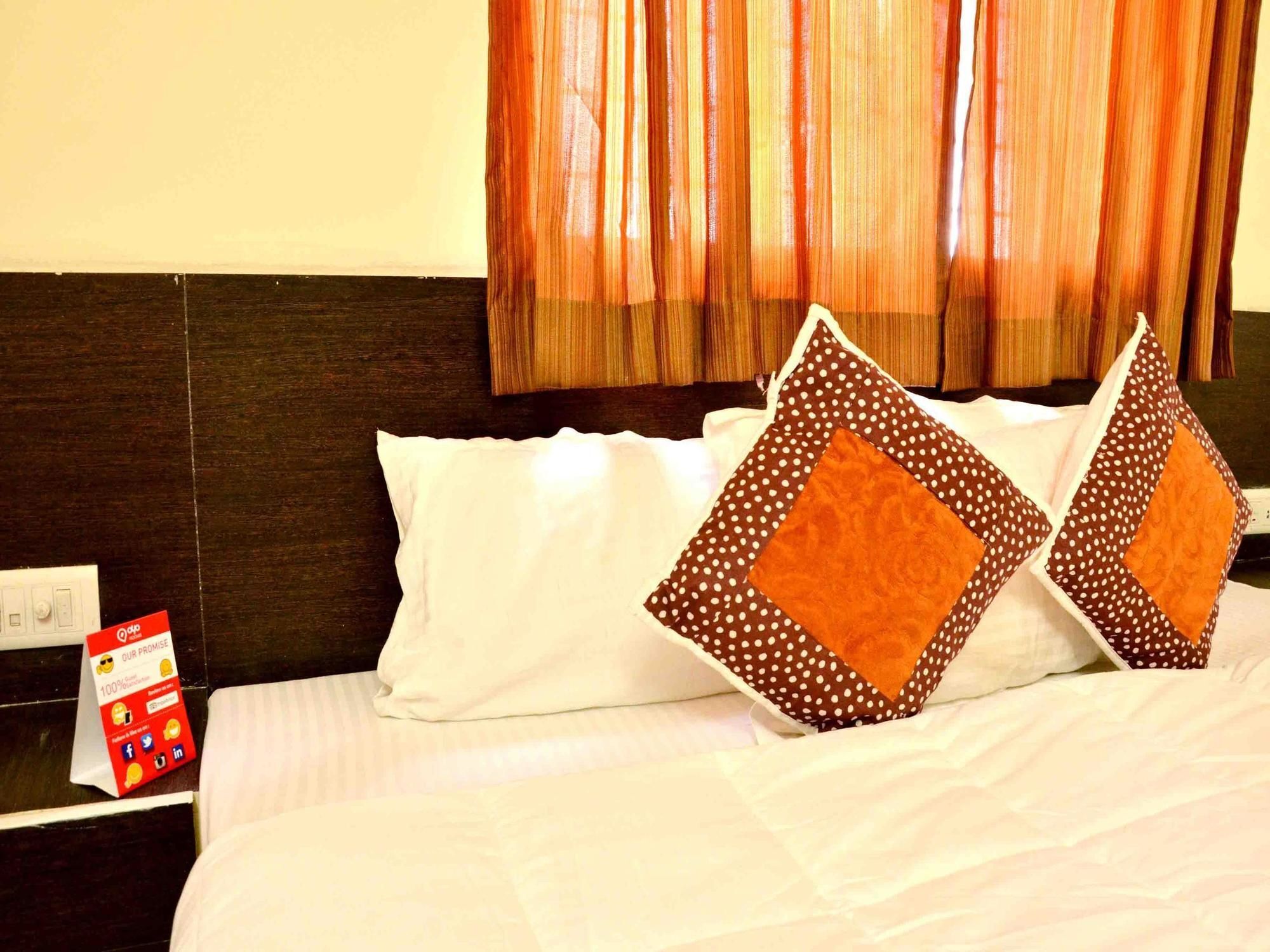 Hotel Vijay Nagar Indaur Kültér fotó